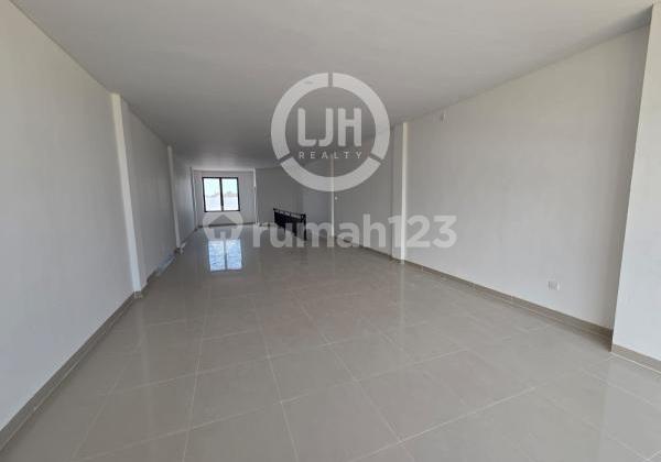 For Rent 3-Story Shophouse Garden Avenue Bengkong Ready to Use 2