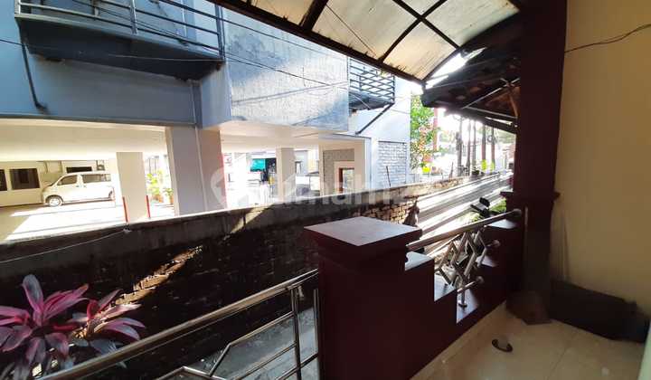 Rumah Jalan Dago Pojok 10 Meter ke Jalan Mobil Dekat Redoorz Rumah Jalan Dago Pojok 10 Meter ke Jalan Mobil Dekat Redoorz