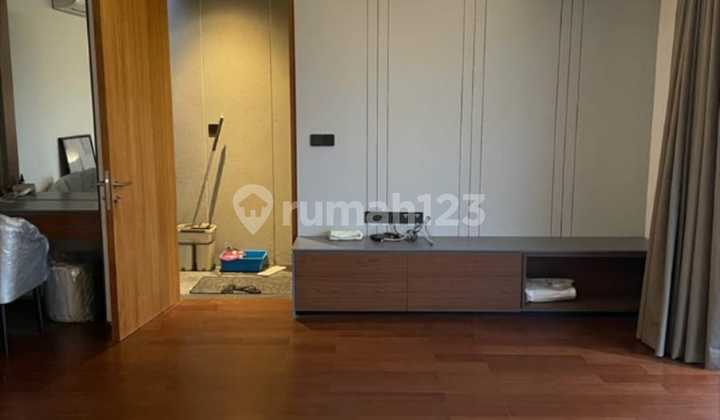 Dijual Rumah Dengan Kolam Renang Air Hangat di Mayangsunda Kota Baru Parahyangan KBP 2