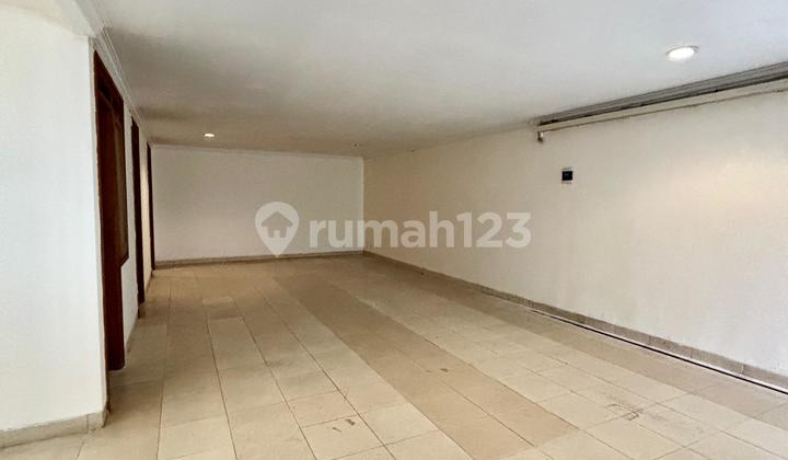 Rumah Bagus Mewah Modern Setraduta Taman Luas 2