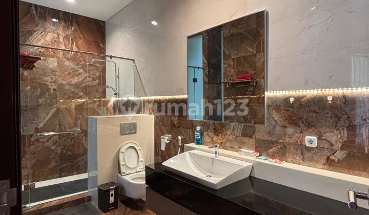 Rumah Mewah Modern di Setraduta Setra Duta