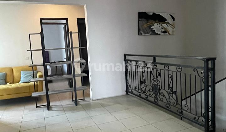 Jual Rumah Dengan Kolam Renang di Lokacitra Kota Baru Parahyangan