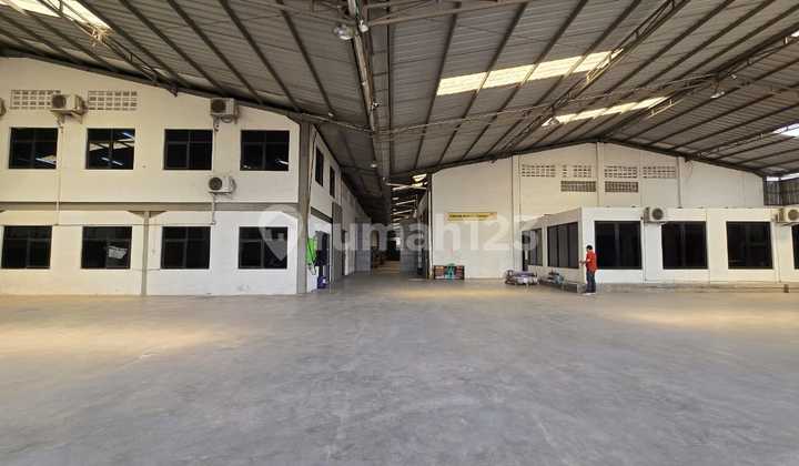 Gudang di Komplek Industri Kopo Taman Kopo Tki