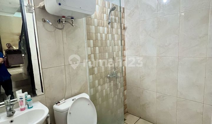 Dijual Rumah Dengan Kolam Renang di Kota Baru Parahyangan KBP 2