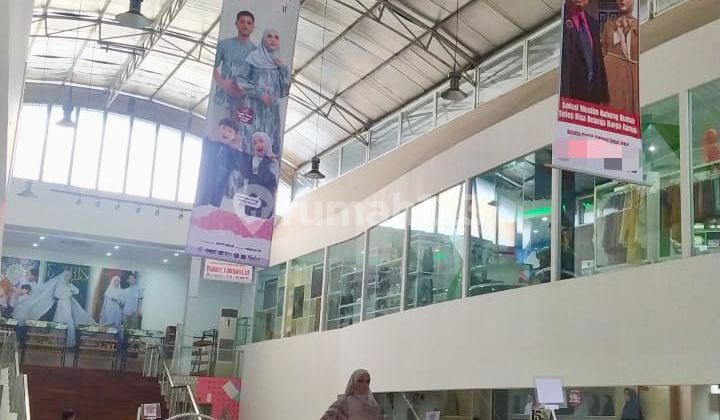 Dijual Ruang Usaha, Gedung Outlet di Buah Batu Bandung