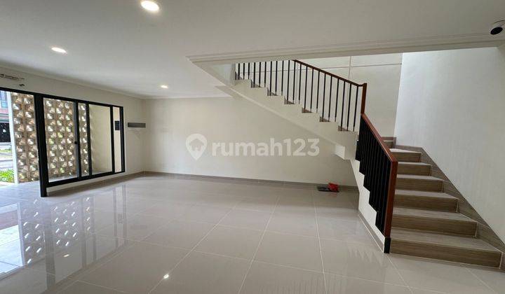  Rumah Baru Belum Pernah Huni di Cluster Carson Gading Serpong 2