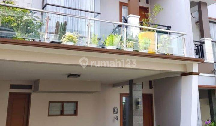 Rumah Minimalis Ada Rooftop Dan Taman Dalam Town House Kebagusan 1