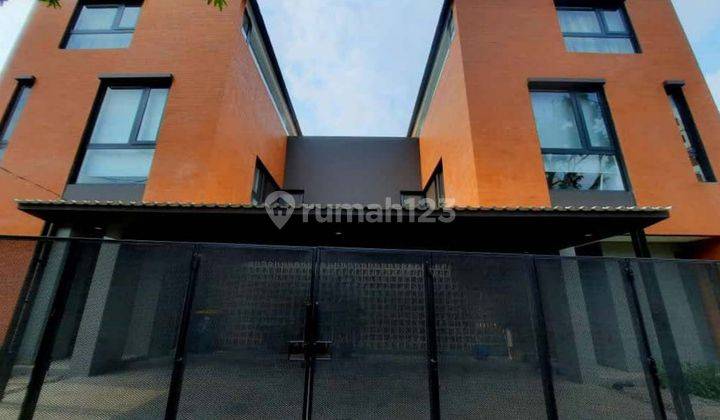 Rumah 3 Lantai Modern Minimalis Lokasi Strategis Di Cipete 2