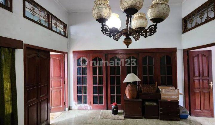 Rumah pinggir jalan raya  2