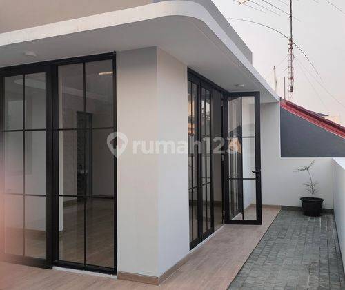 Rumah Mewah Siap Huni Lokasi Bagus di Ampera Kemang Jaksel 2