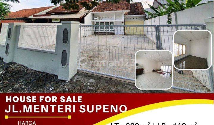 Rumah Di Jl. Menteri Supeno 1