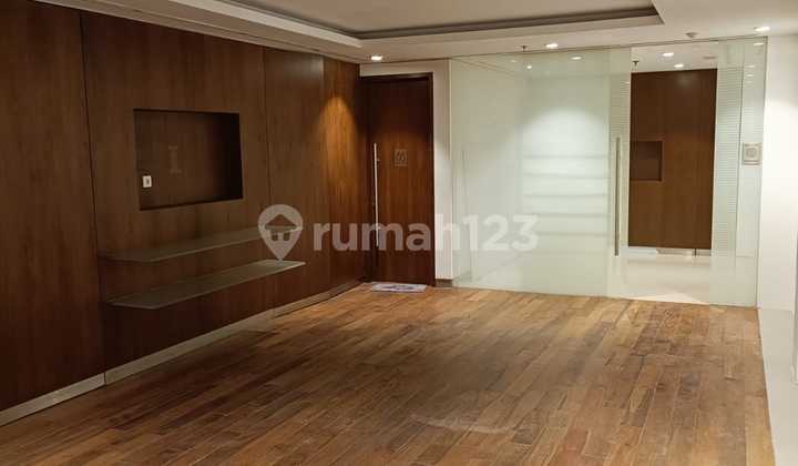Di Jual Cepat Ruko 3 lantai di (ex.Bank) Di Jl Boulevard Barat, Kelapa Gading. 