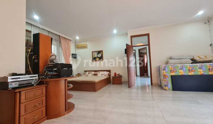 Rumah di Lokasi Komersil Pegangsaan Indah Kelapa Gading 2