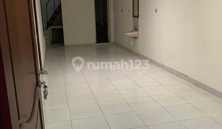 Di Sewakan Rumah 11/2 lantai Kopyor Kelapa gading Di Sewakan Rumah 11/2 lantai Kopyor Kelapa gading