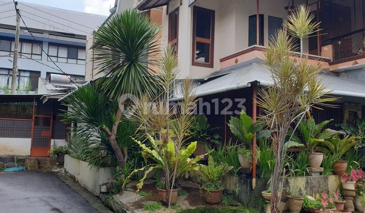 For Sale: Beautiful, Green, and Comfortable House in Gunung Sari, Makassar. 2
