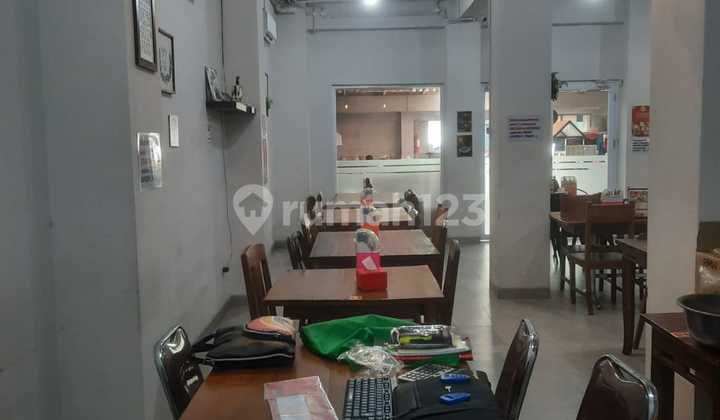 For Rent: Shophouse in Sunter, Only 3rd Floor Suitable for Office, Location by the Roadside