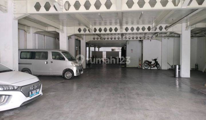 Dijual Gedung di BANDENGAN 2