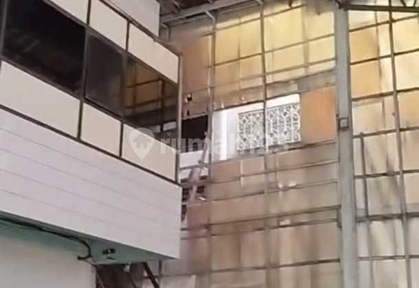 Multi-Functional Warehouse Ready for Use for Rent in Jembatan Lima