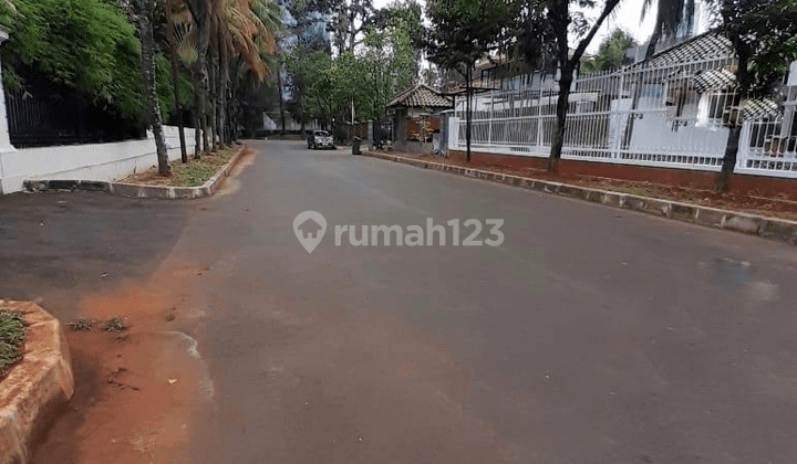 Rumah 1 Lantai Ada Kolam Renang SHM Siap Huni Patra Kuningan 2