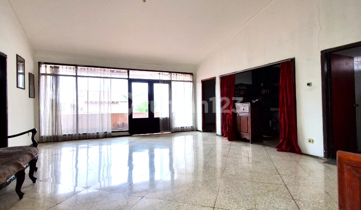 Rumah Lama Shm Terawat Dalam Komplek Gudang Peluru