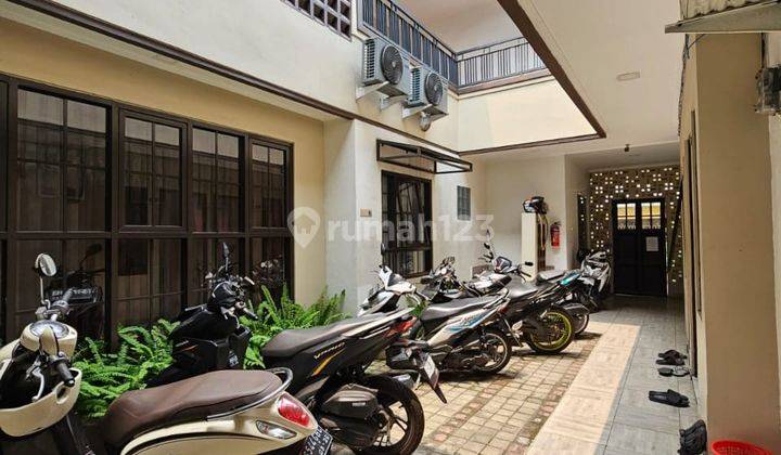 Rumah Mewah Kost Mewah 2LT Kebayoran Lama SHM Siap Pakai 2