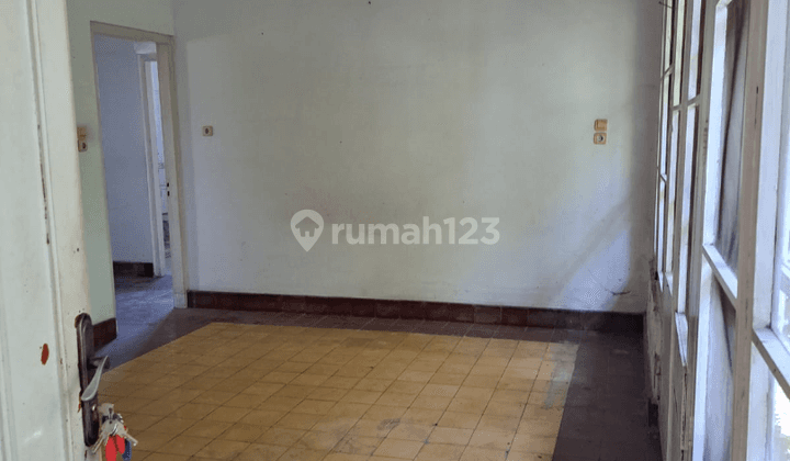 Rumah Lama Butuh Renovasi Jual Harga Tanah di Radio Dalam 2