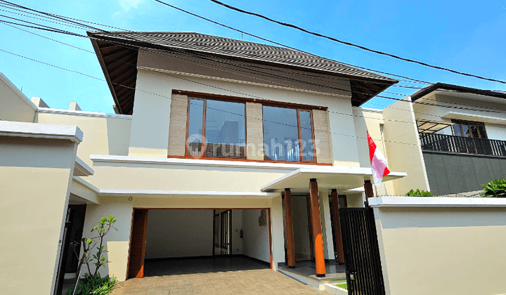 Rumah Modern 2 Lt Dengan Private Pool di Cipete SHM Siap Huni 2