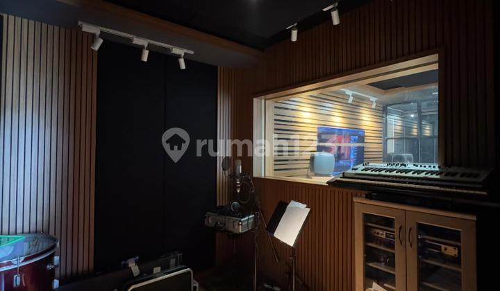 Rumah Mewah Modern Siap Huni di Villa Cinere Mas