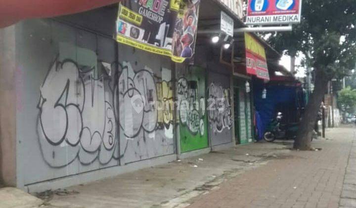 Lokasi yang strategis, dijalan raya Pasar Minggu, cocok untuk ruko, bank, kantor, hotel, kost2an, showroom, alfamart Indomart atau utk pembangunan beberapa rumah kantor 1