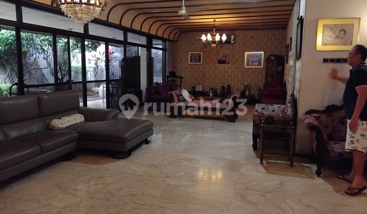 Rumah yang Aman Nyaman, Tenang, Depan Taman dan Bebas Banjir 1