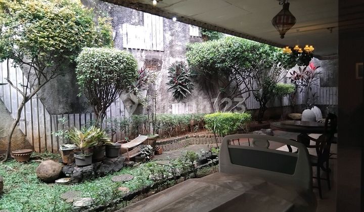 Rumah yang Aman Nyaman, Tenang, Depan Taman dan Bebas Banjir 2