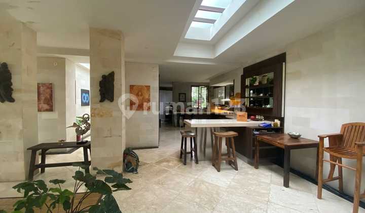 Villa yang Cantik, Aman dan Nyaman, View Sawah Dan.bagian Belakang View Sungai