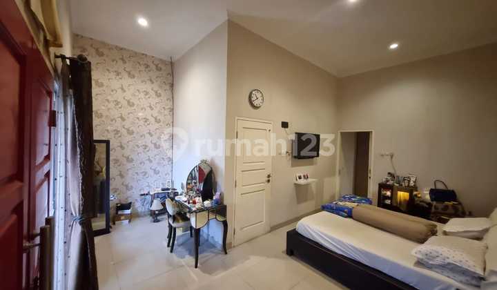 A Nice And Cozy House In A Good Neighborhood 2