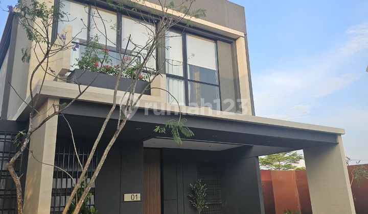 Luxury Metro Tanjung Bunga House in Makassar — "Aluxe Home"