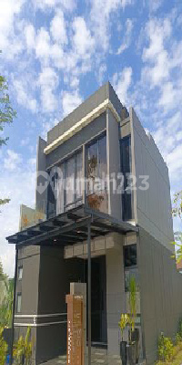 For Sale: Two-Story Luxury House in Tanjung Bunga, Makassar 1