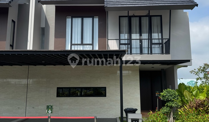 Rumah Mewah Kolam Renang Private di Daerah Daya Dekat Pasar Modern Daya Makassar