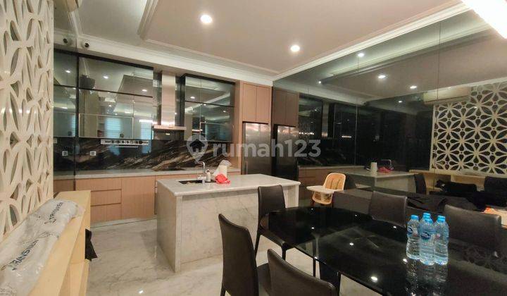 Rumah 2 Lantai Furnished di Green Lake Cluster Amercia Latin, Jakarta Barat, Jakarta Barat 1