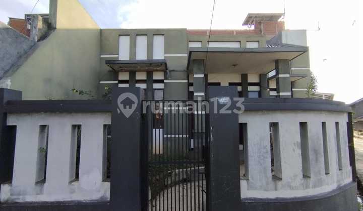 Rumah 2 lantai siap huni di Cipageran cimahi 