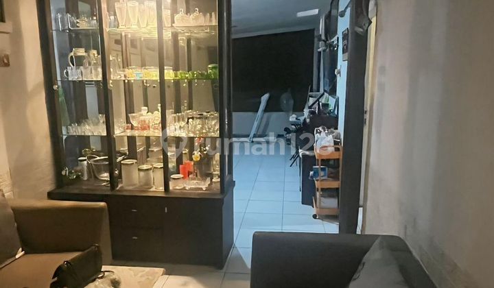 Dijual rumah dan ada ruko rolling dor di Gadobangkong Dijual rumah dan ada ruko rolling dor di Gadobangkong
