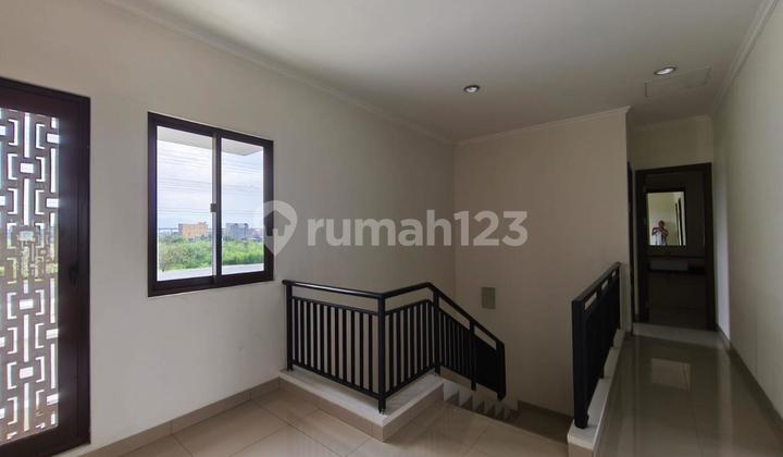 Sewa rumah di summarecon bandung sudah siap huni  2