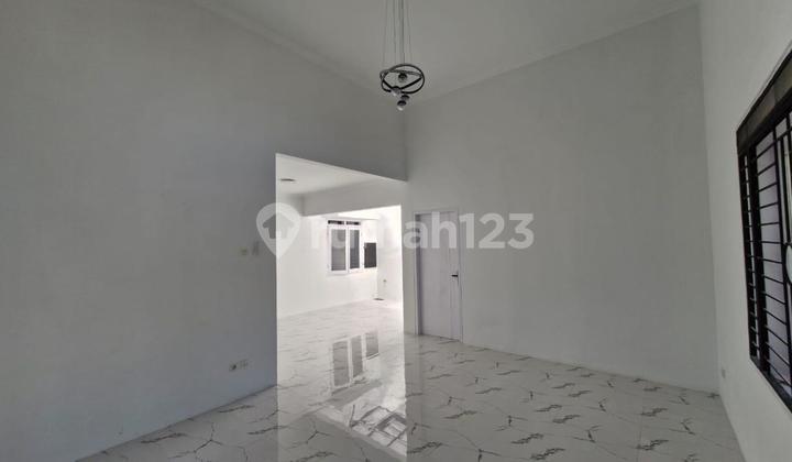 Rumah Kota Baru parahyangan sudah siap huni dan sudah SHM