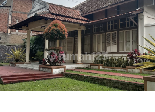 For sale house on Baros Street, already ready, strategic location. 2