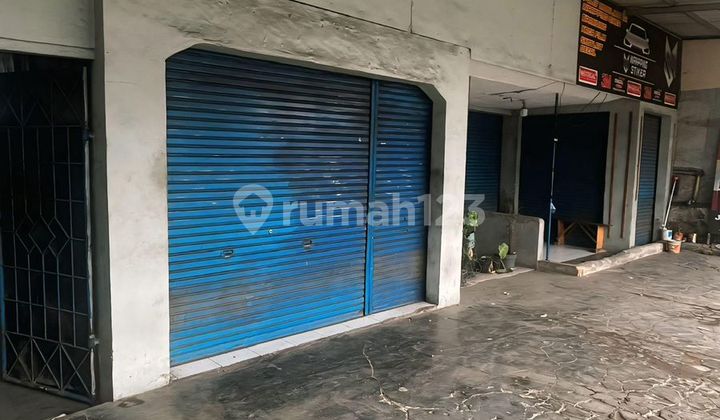 Dijual rumah dan ada ruko rolling dor di Gadobangkong 2
