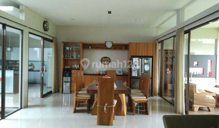 Dijual Rumah Cantik Adem di Kota Baru Parahyangan 2