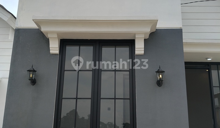 Rumah Desain American Classic Dekat Pemkot Cimahi 