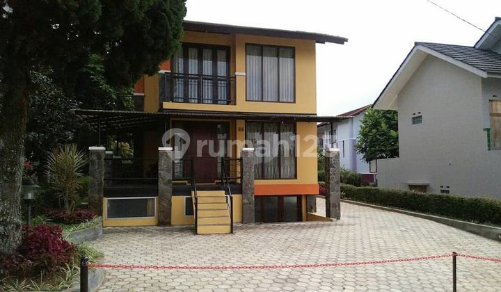Villa Istana Bunga Lembang Lokasi Mainroad Kolmas Dekat Unai Villa Istana Bunga Lembang Lokasi Mainroad Kolmas Dekat Unai