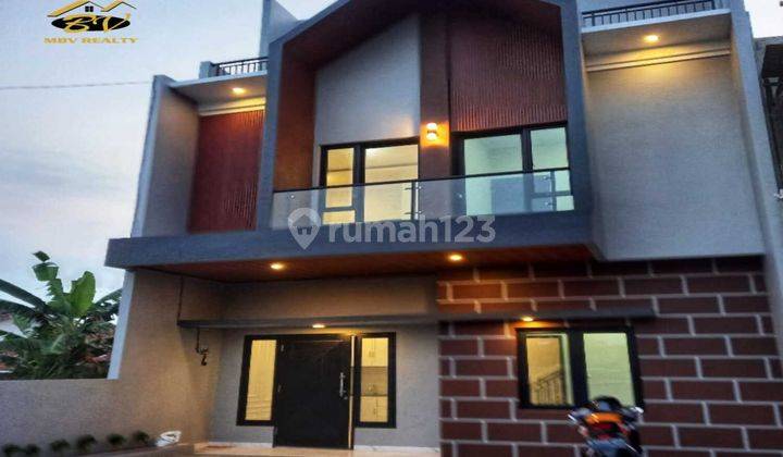 Rumah Modern di Jagakarsa, Lokasi Prime Dan Nyaman 1