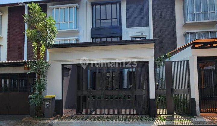 Rumah Minimalis Dengan Kolam Renang Dekat Citos Cilandak, Jaksel 1