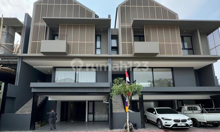 Rumah Modern Nyaman Dekat Fasilitas Umum di Cilandak, Jaksel Rumah Modern Nyaman Dekat Fasilitas Umum di Cilandak, Jaksel