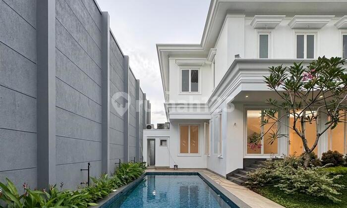 Luxury House in Kebayoran Baru, South Jakarta Near Senayan City 2